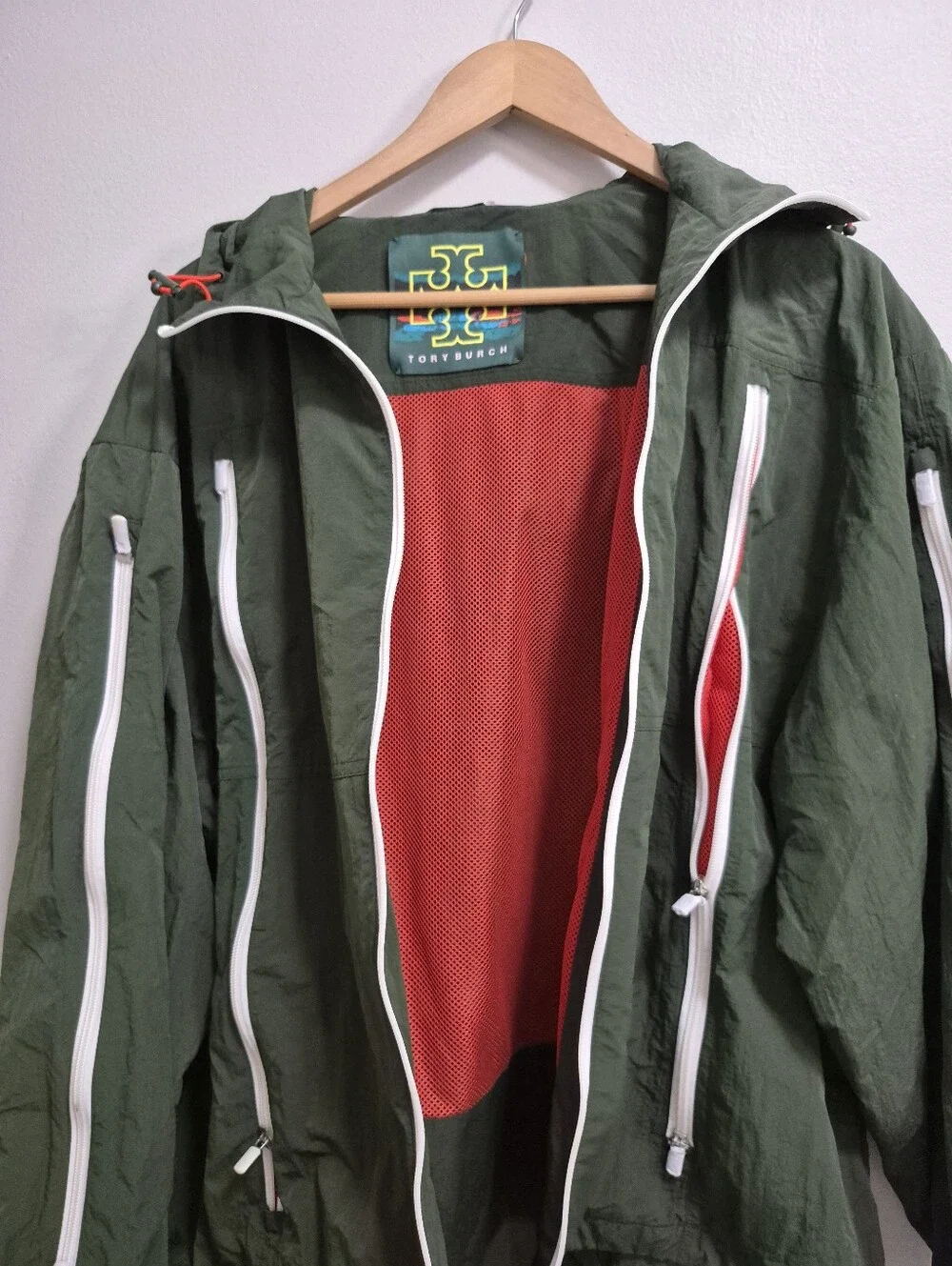 Tory Burch NWOT Full Zip Vented Hooded Rain Jacket Size XL